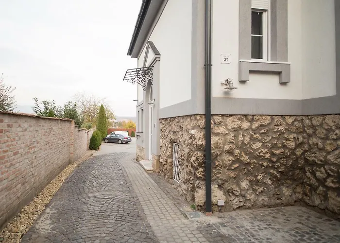 Deakvilla37 Apartman Eger